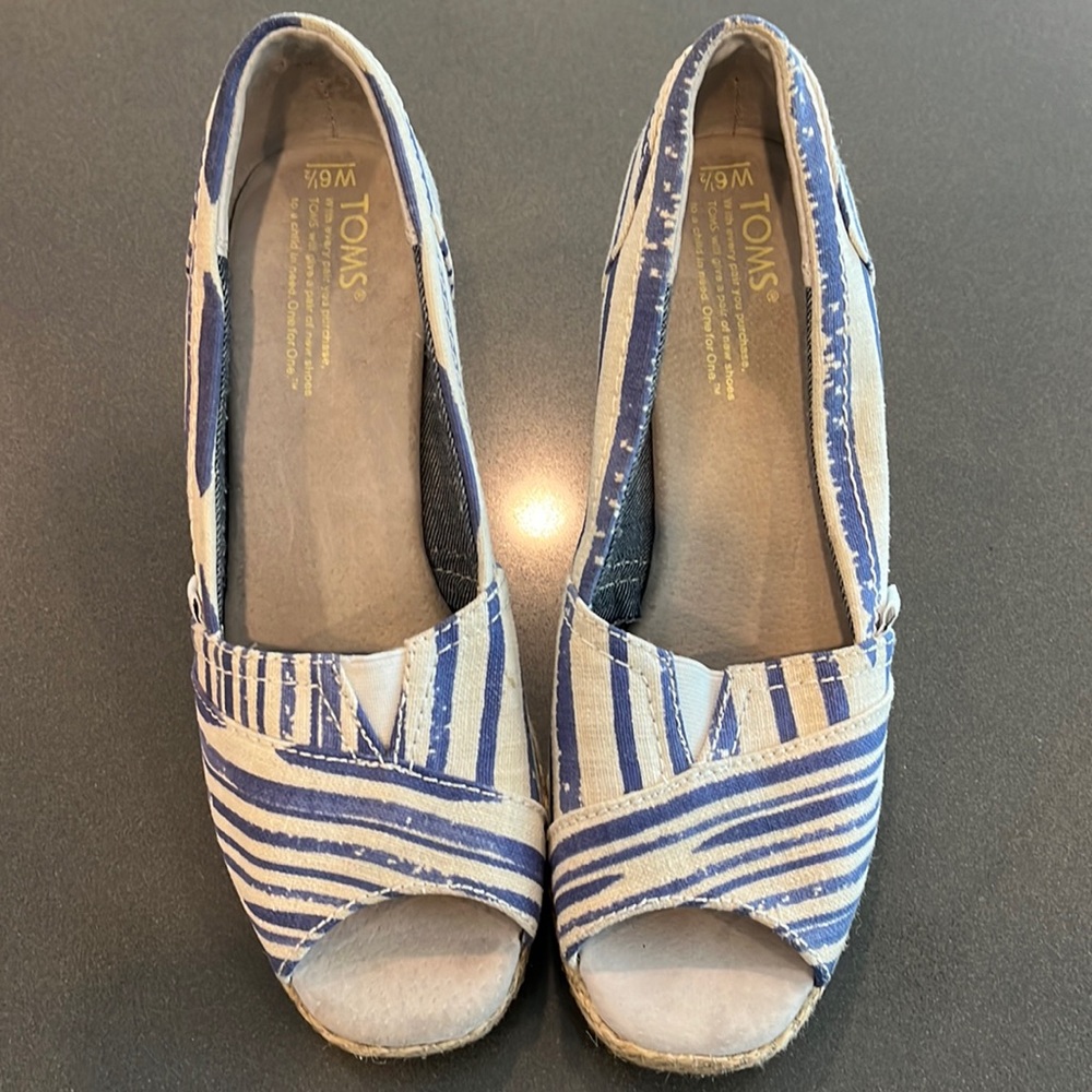 Toms wedges